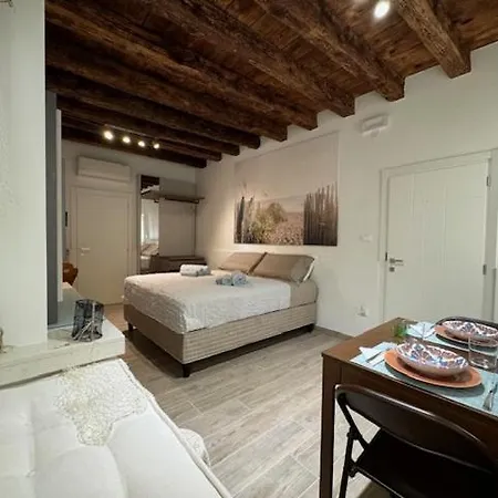 Ca' Val D'ostreghe Apartment