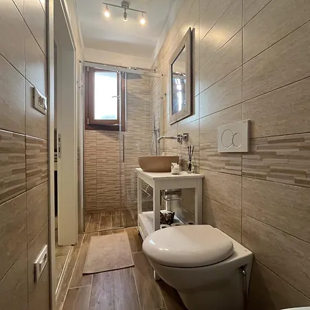 Ca' Val D'ostreghe Apartment *
